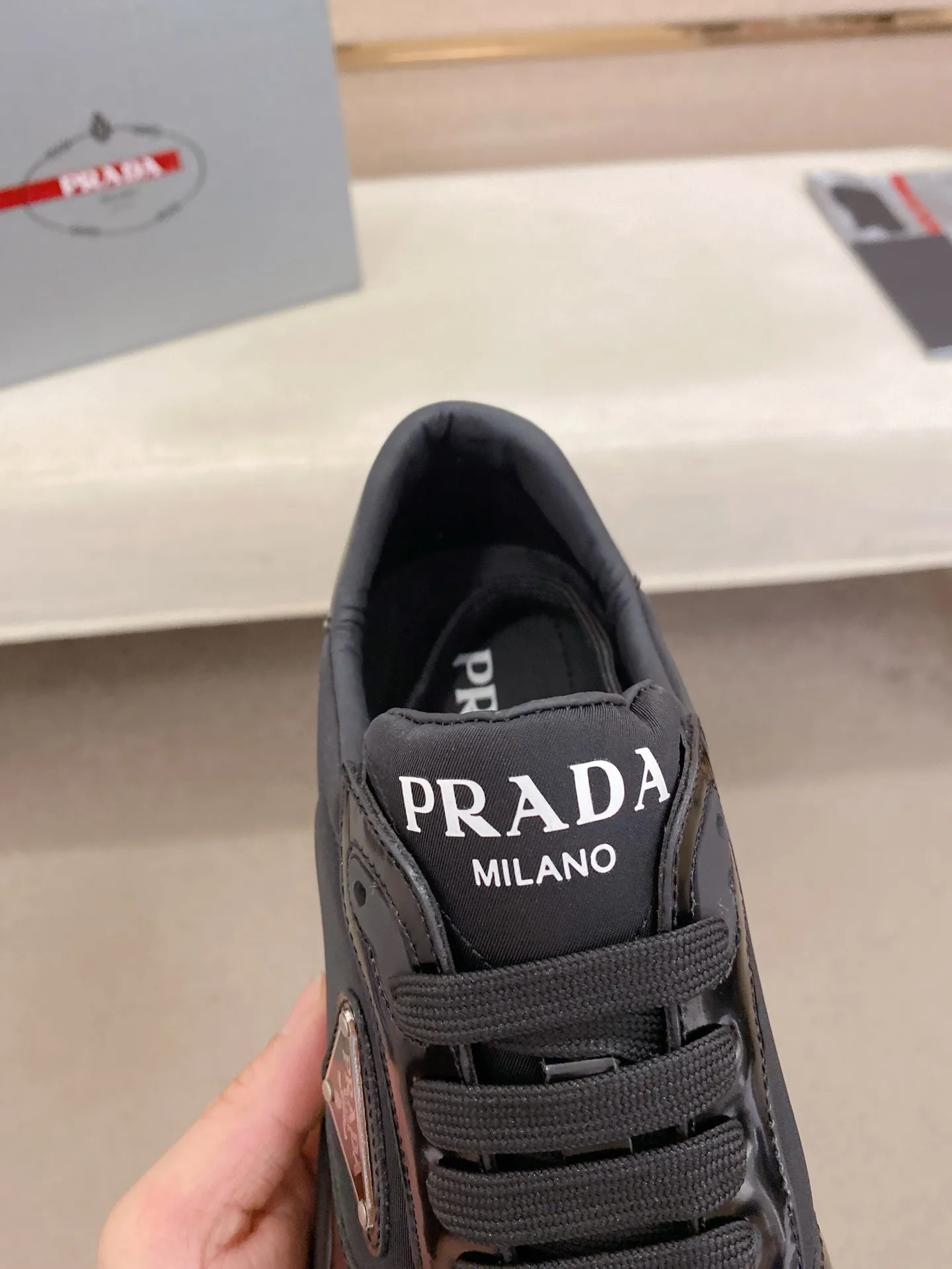 Factory price 540💰 ✔️✔️✔️High version High-quality new PRADA counters are on the market at the same time. The new men's shoes and 😘fabrics are selected from imported first-layer cowhide and are made by pure handcrafts. Lining: Full cowhide lining. 👍🏿 High-end ☄️ air-cushion molded anti-slip rubber outsole, exquisite lines, simple and elegant, comfortable and high-end for leisure travel. Code number: 38 to 44